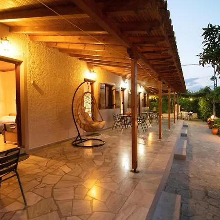 Aristofanis 4 *