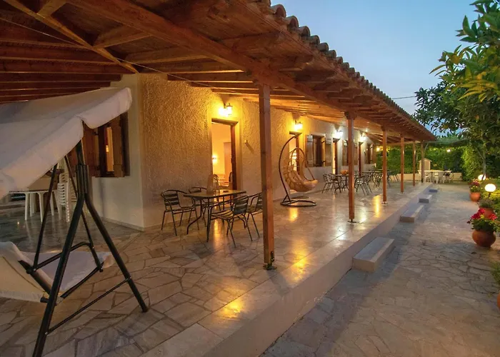 Aristofanis 4 * Toló