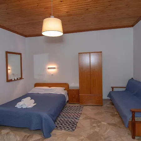 Aristofanis 4 Tolón