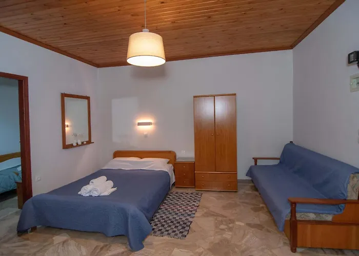 Aristofanis 4 Tolón