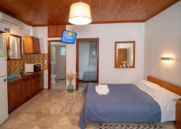 Aristofanis 4 Tolón